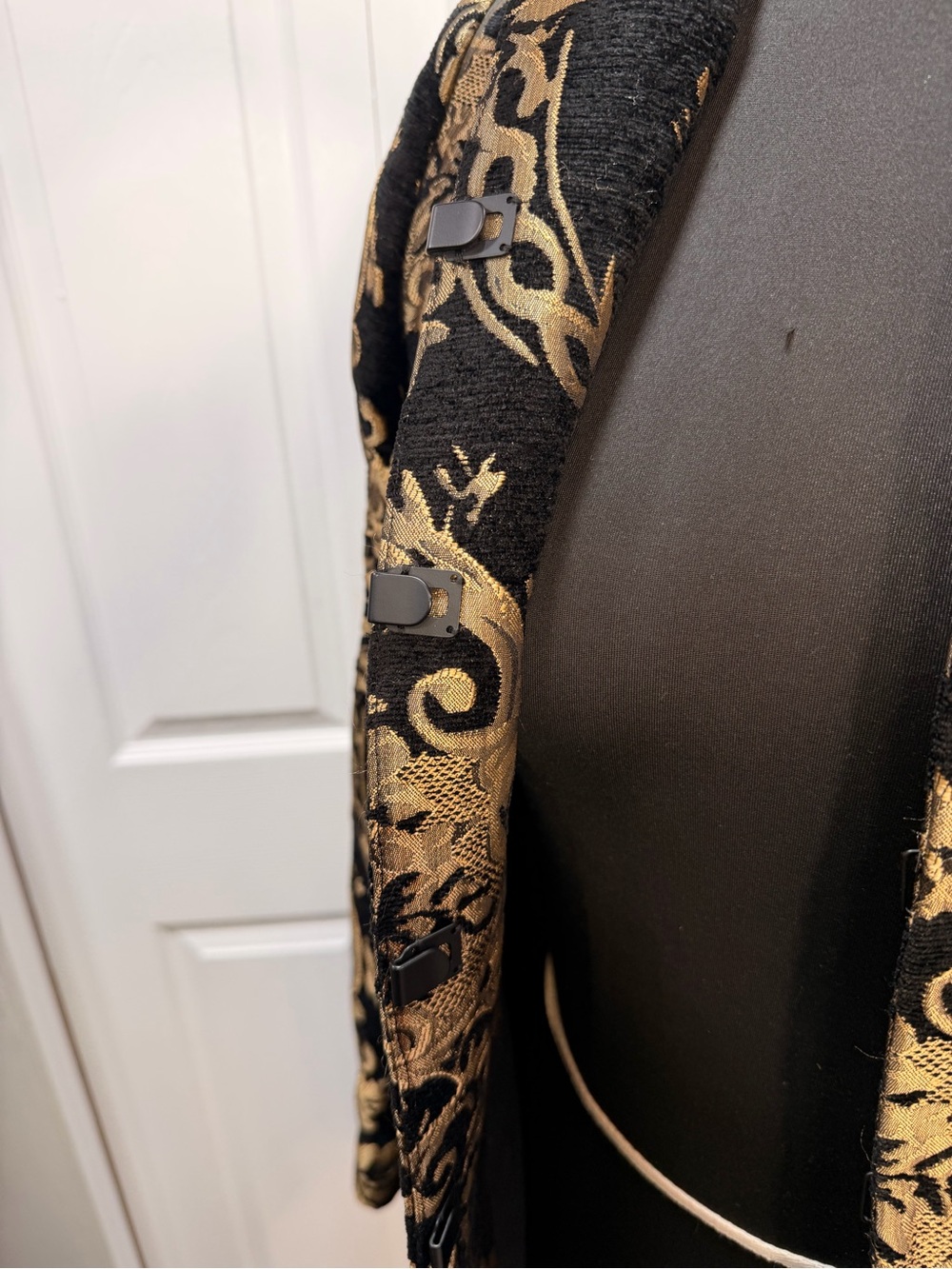 Alice + Olivia Black and Gold Brocade Jacket - Picture 9 of 11
